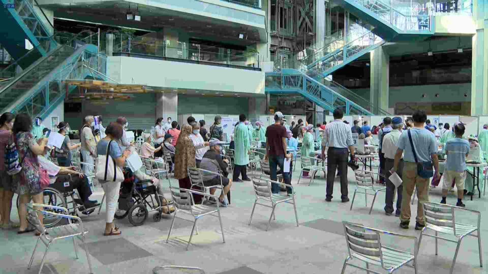 耶誕設疫苗快打站1900