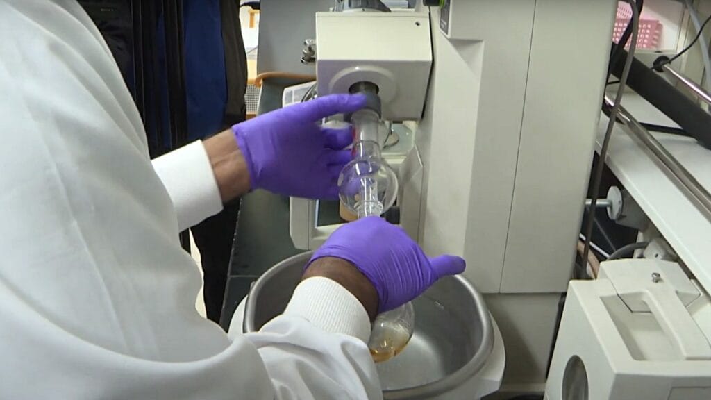 中研院女員染疫1200