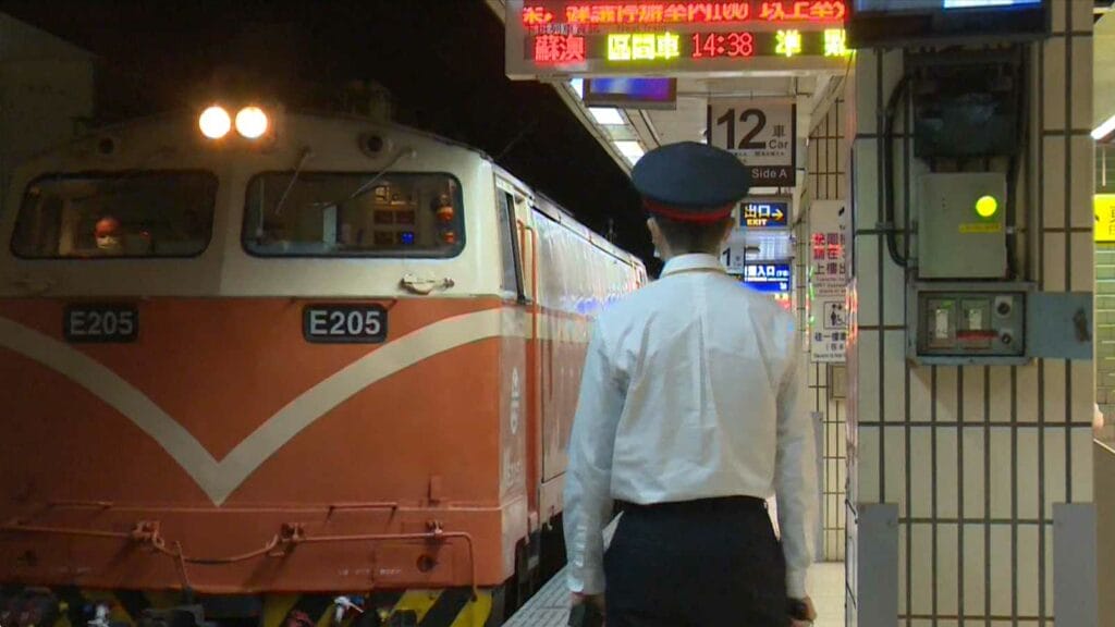 台鐵春節疏運1900-2